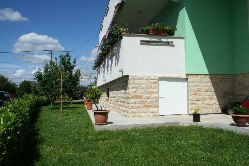 Lucija Apartments Vrh  Екстер'єр фото
