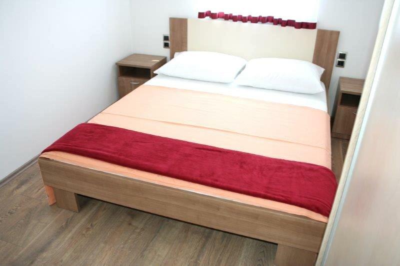 Lucija Apartments Vrh  Екстер'єр фото